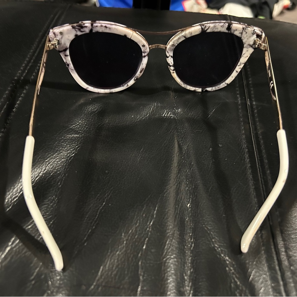 Guess Marble Patterned Sunglasses - image 6